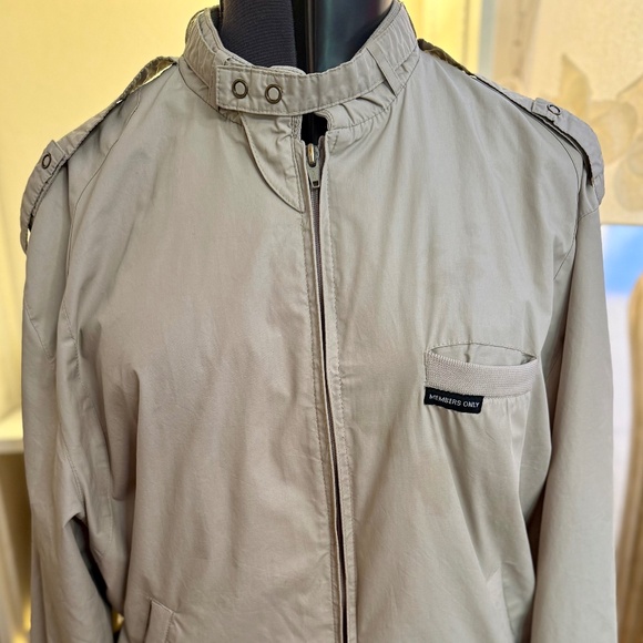 Members Only Vintage Iconic Jacket 44L – Made in Hong Kong – Like New - Picture 1 of 11